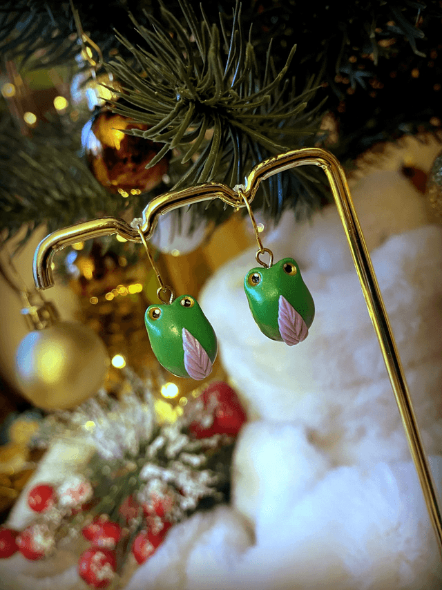 Boucles d&#039;oreilles pendantes grenouilles